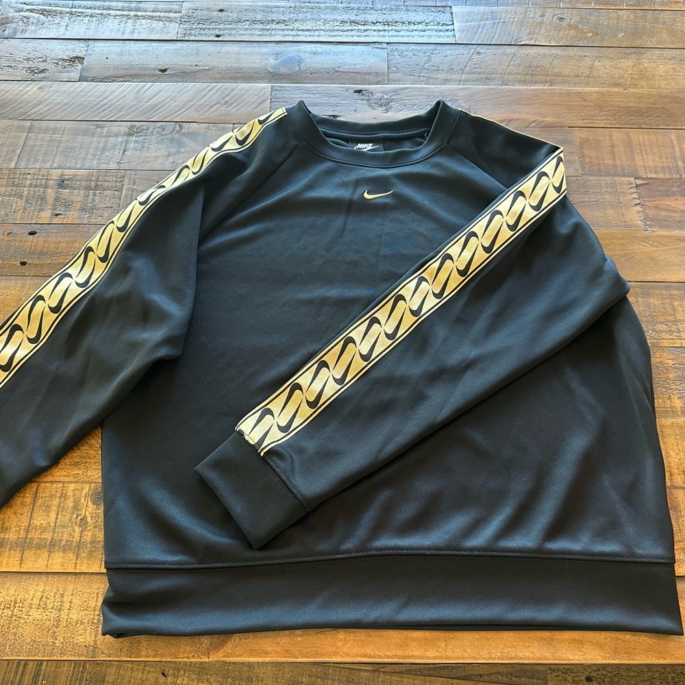 ☺️☺️WOMENS NIKE SWEATSHIRT 😘😘